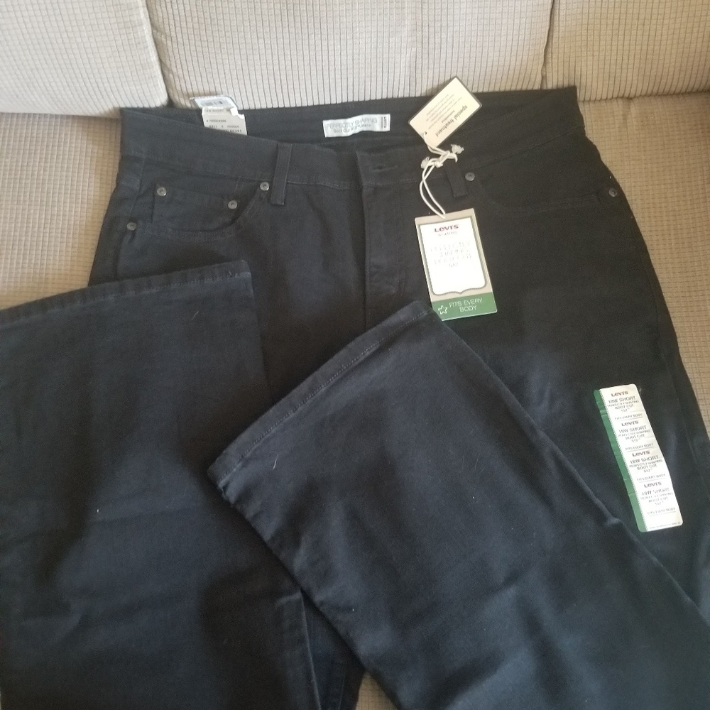 NWT  - Levi Jeans for Women -512